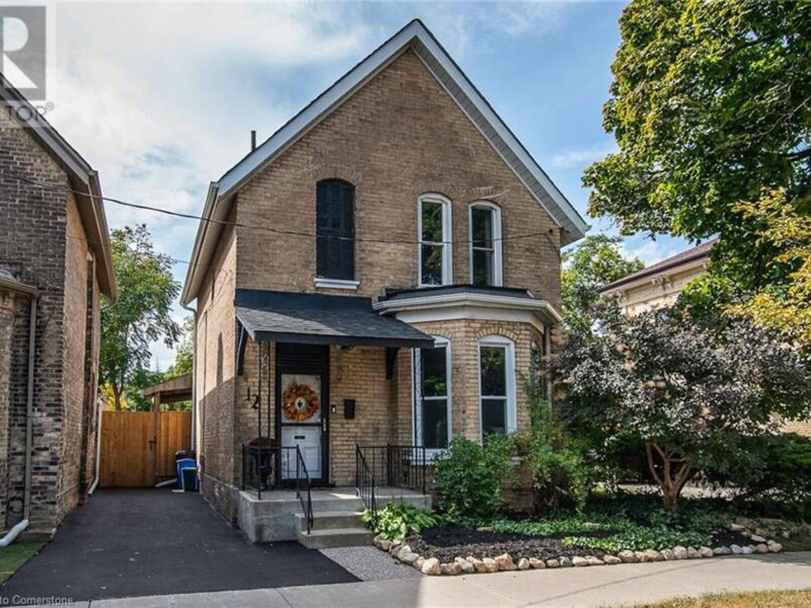 12 PEARL Street, Brantford, Ontario N3T 3N4