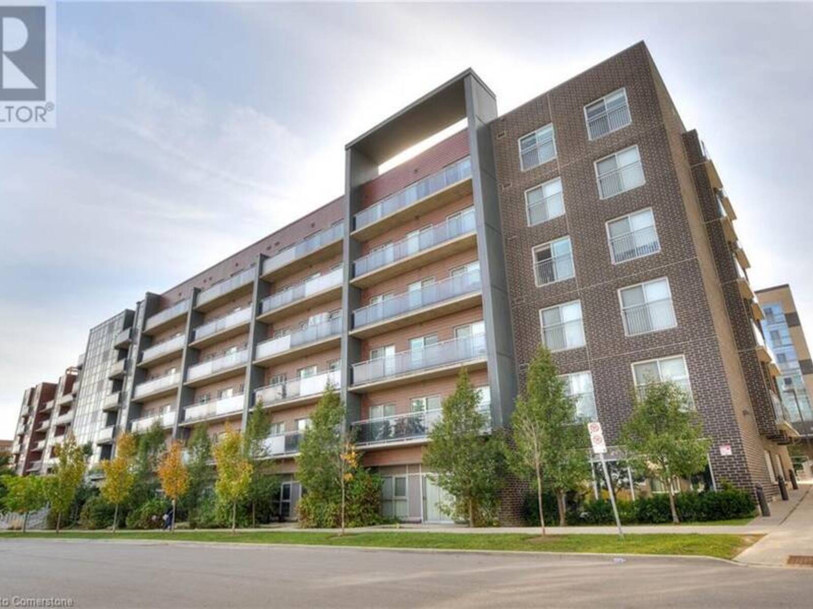 251 HEMLOCK Street Unit# 301, Waterloo, Ontario N2L 3R4