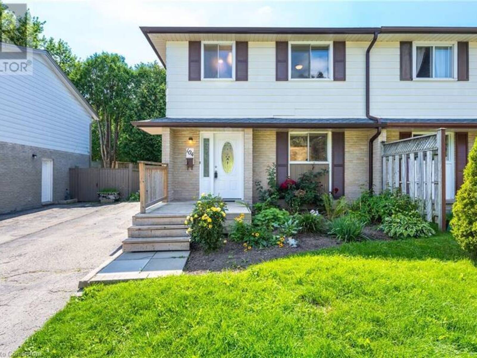 104 SHADELAND Crescent, Kitchener, Ontario N2M 2H9