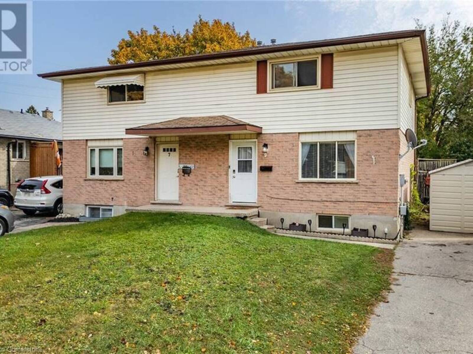 9 HARVEST Court, Kitchener, Ontario N2P 1T3