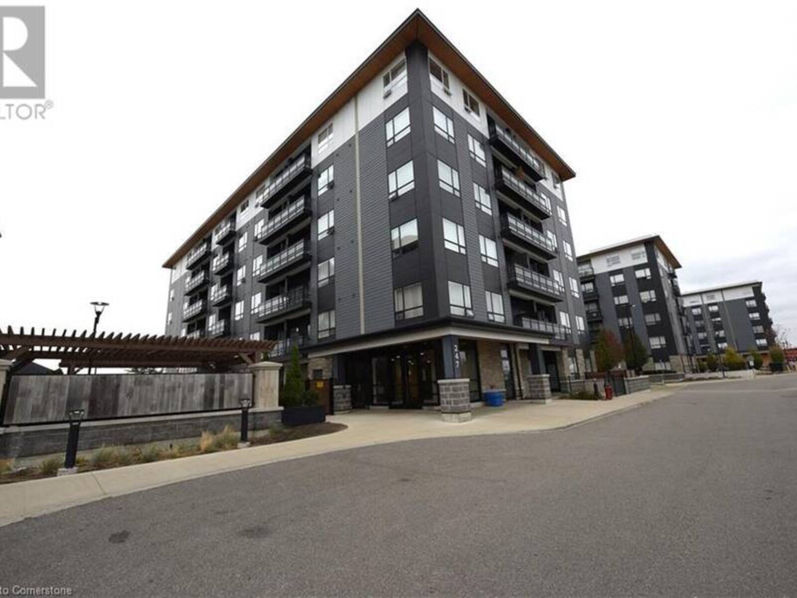 247 NORTHFIELD DRIVE EAST Drive Unit# 102, Waterloo, Ontario N2K 0H1