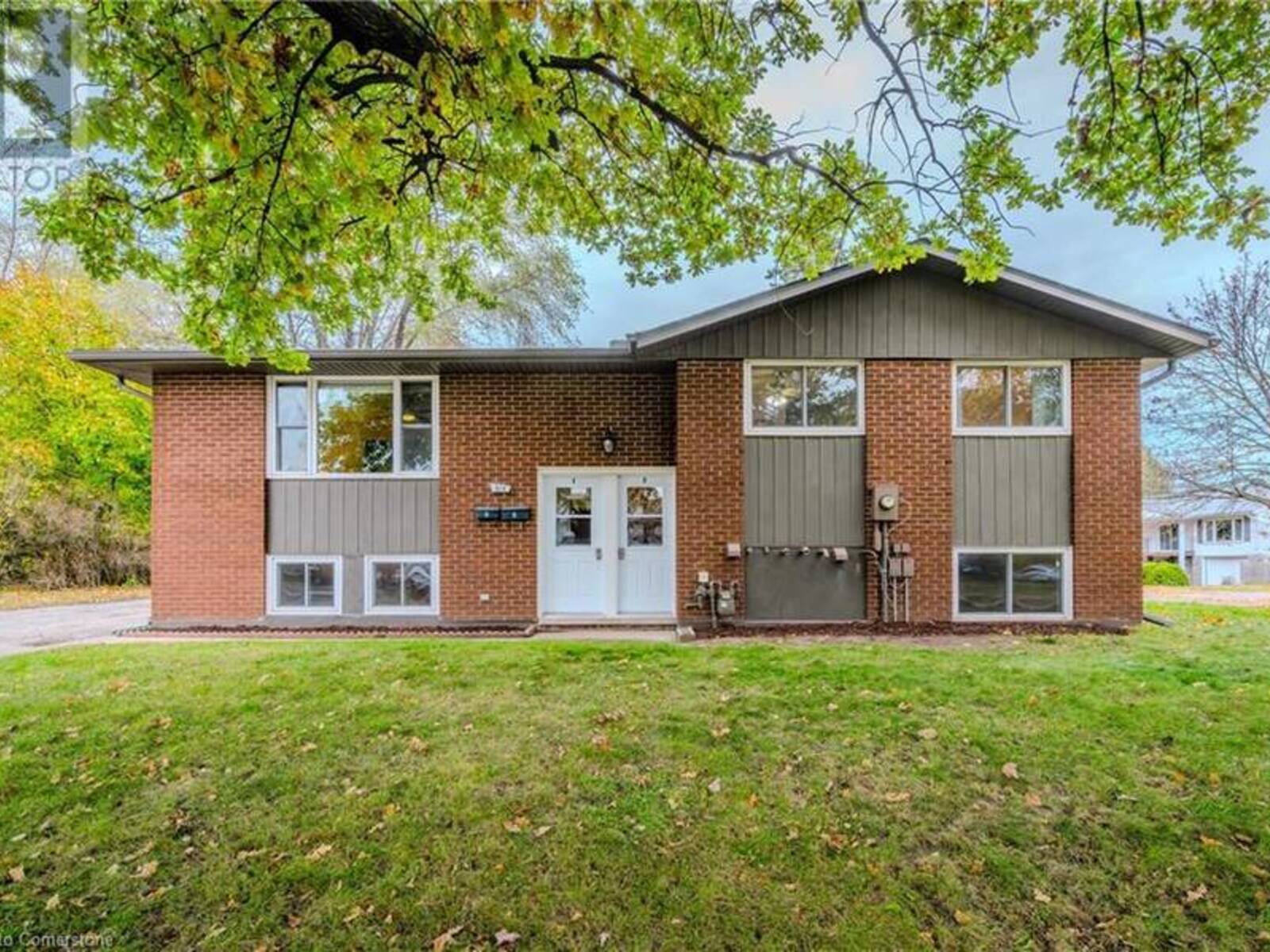 515 BROOKHAVEN Crescent Unit# A & B, Waterloo, Ontario N2L 4R6