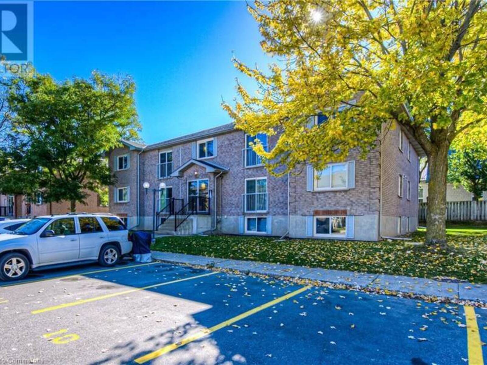 323 NORTHLAKE Drive Unit# 4, Waterloo, Ontario N2V 1Z1