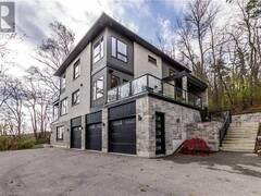 111 GRAND RIDGE Drive Cambridge Ontario, N1S 5B3