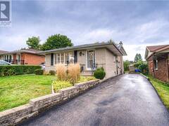 18 BOSWORTH Crescent Kitchener Ontario, N2E 1Z1