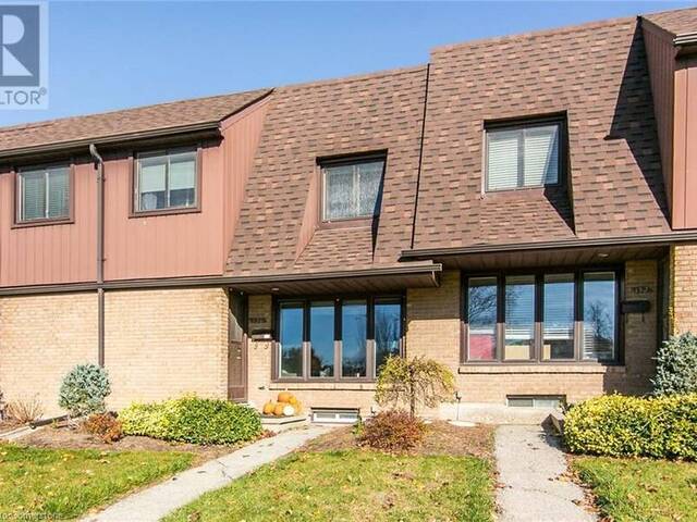 130 KINGSWOOD Drive Unit# 33 Kitchener Ontario, N2E 1S9 - 3 Bedrooms Condo For Sale