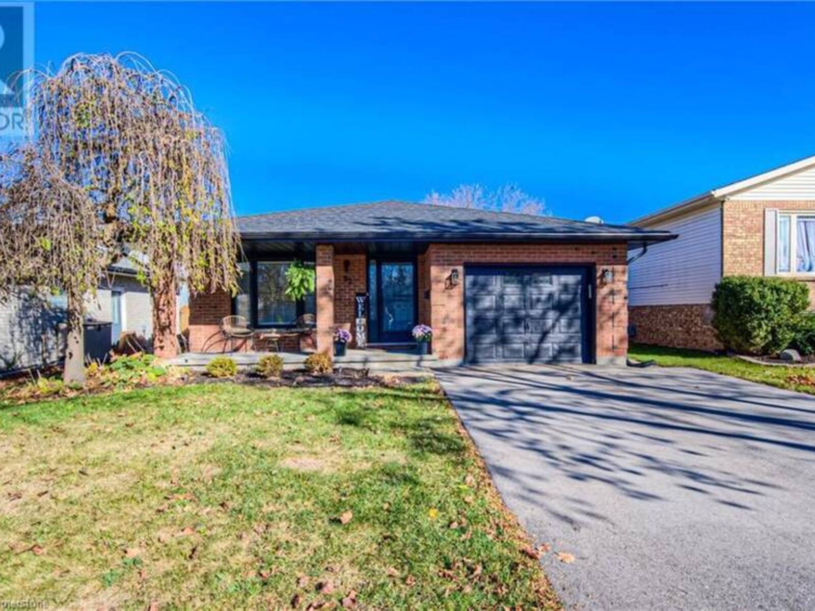 82 OAKHURST Crescent, Kitchener, Ontario N2B 3K3