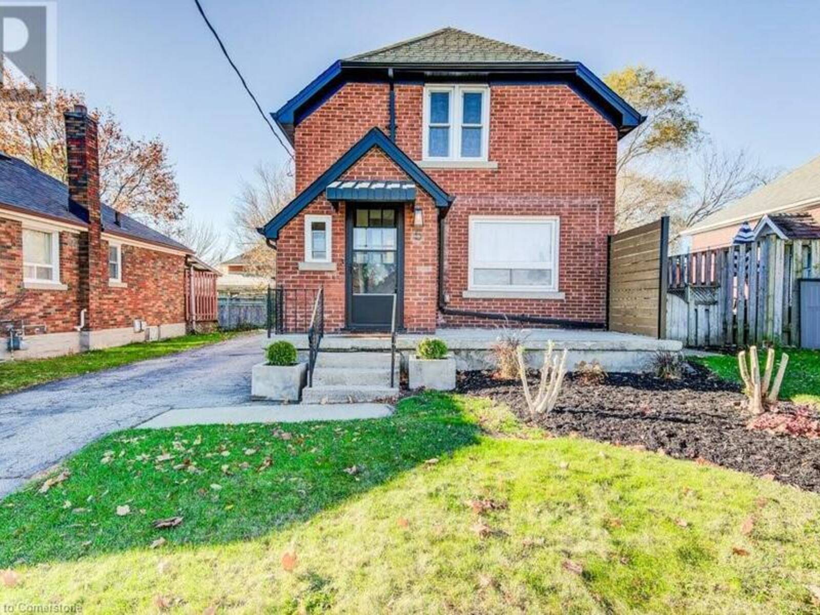 5 KENNEDY Avenue, Kitchener, Ontario N2G 2Z9