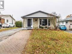 39 KEEWATIN Avenue Kitchener Ontario, N2B 3M1