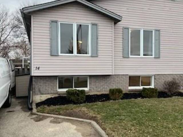 14 IVY Crescent Paris Ontario, N3L 4A9