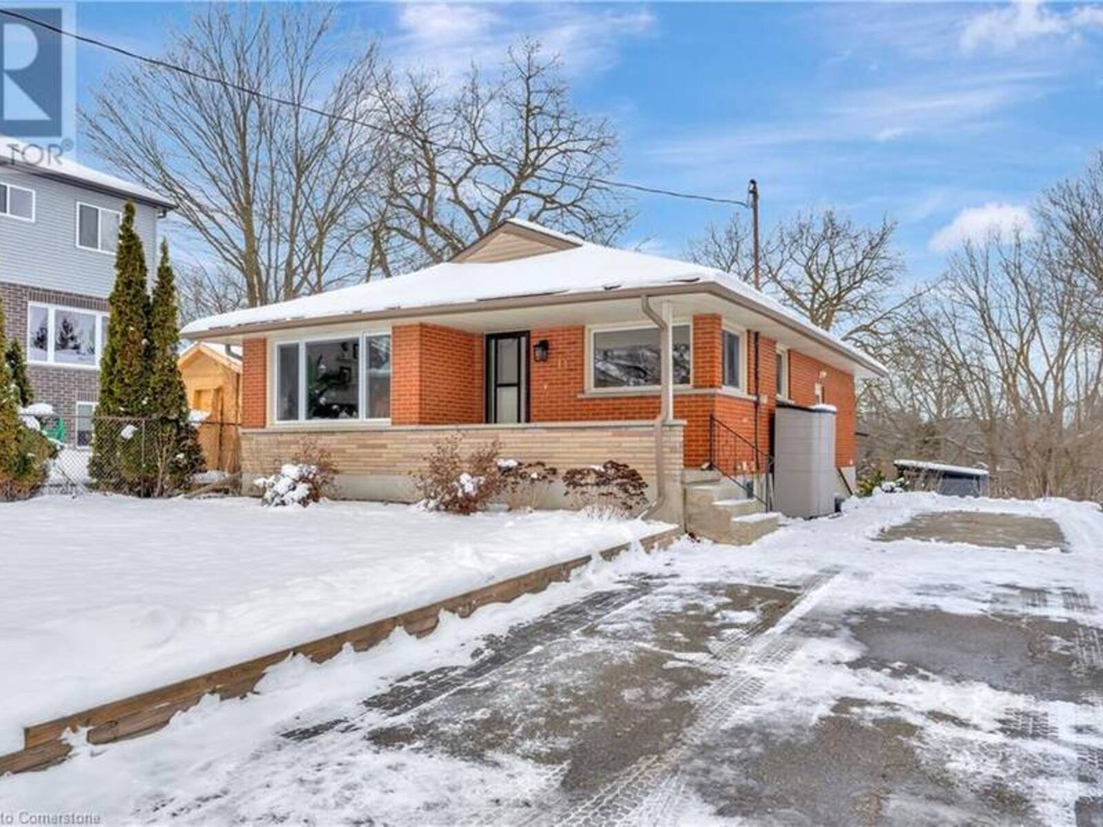 11 SOUTHMOOR Drive, Kitchener, Ontario N2M 4M5