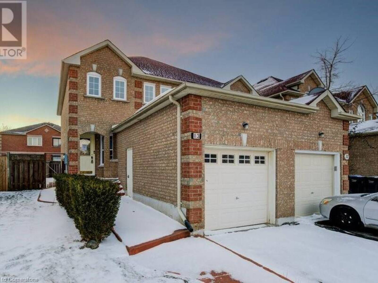 13 MCCLEAVE Crescent, Brampton, Ontario L6Y 4Z6