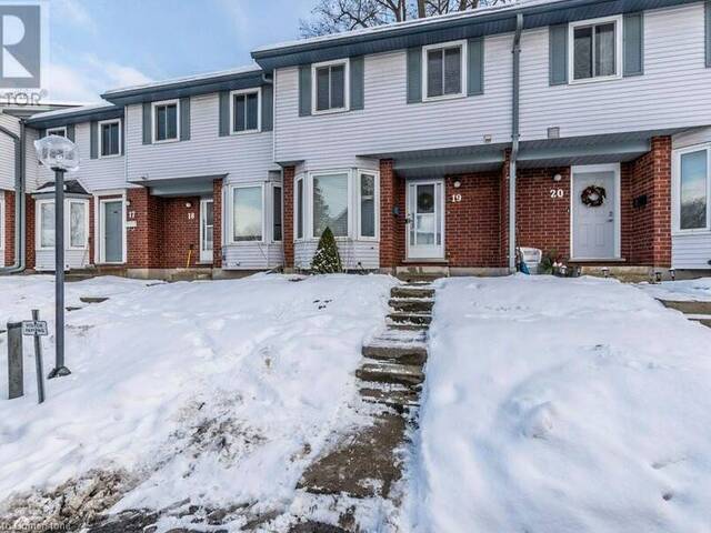 219 KINGSWOOD Drive Unit# 19 Kitchener Ontario, N2E 3J4