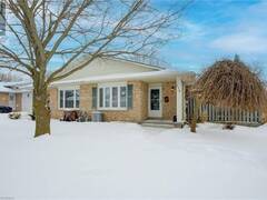 115 UXBRIDGE Crescent Kitchener Ontario, N2E 2S2