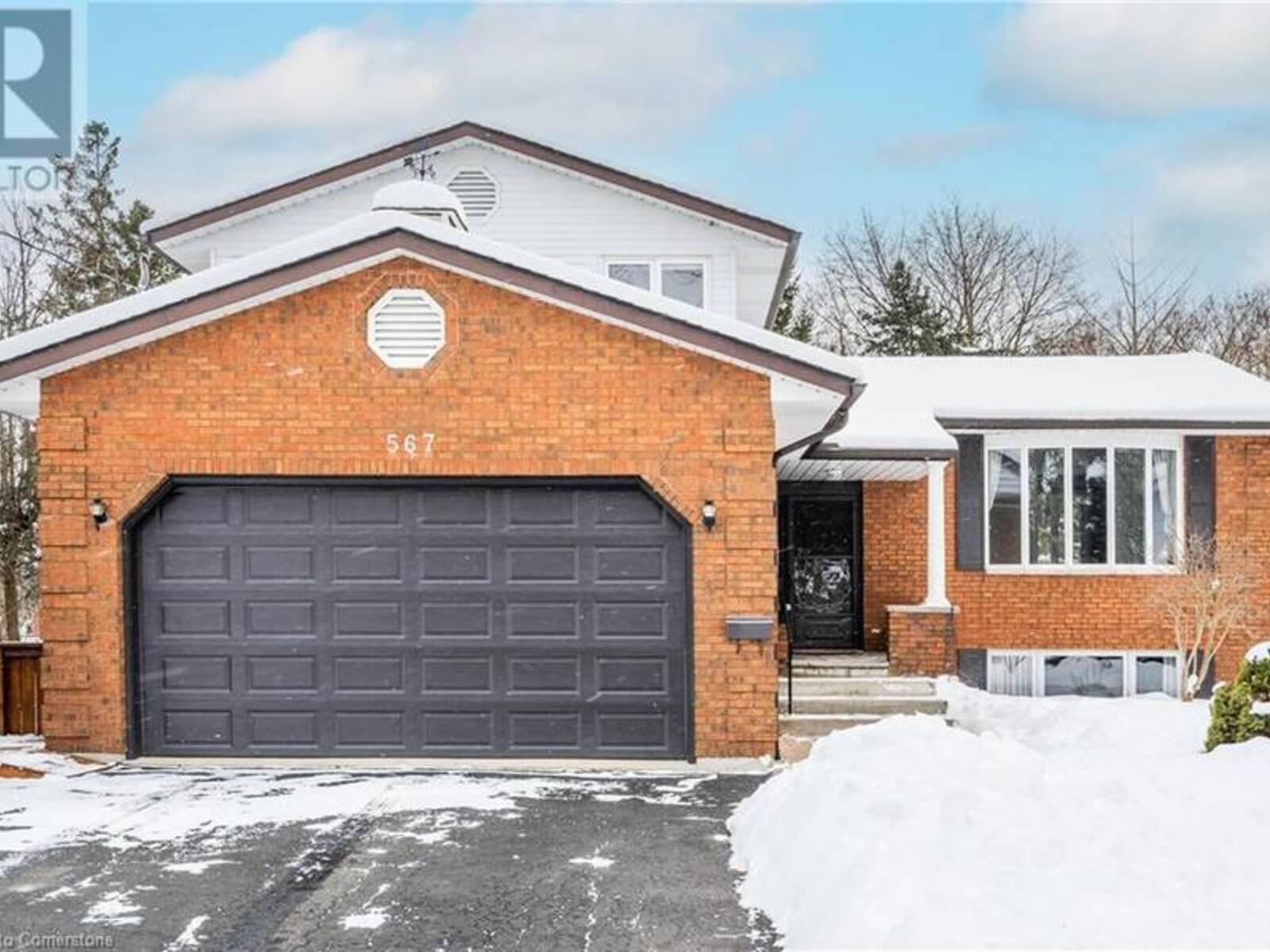 567 RUSTIC Drive, Waterloo, Ontario N2K 2A4