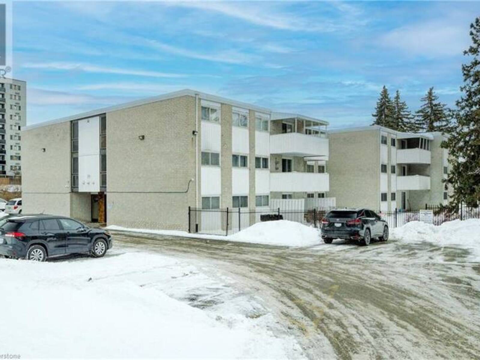 24 MOOREGATE Crescent Unit# 202, Kitchener, Ontario N2M 2G1