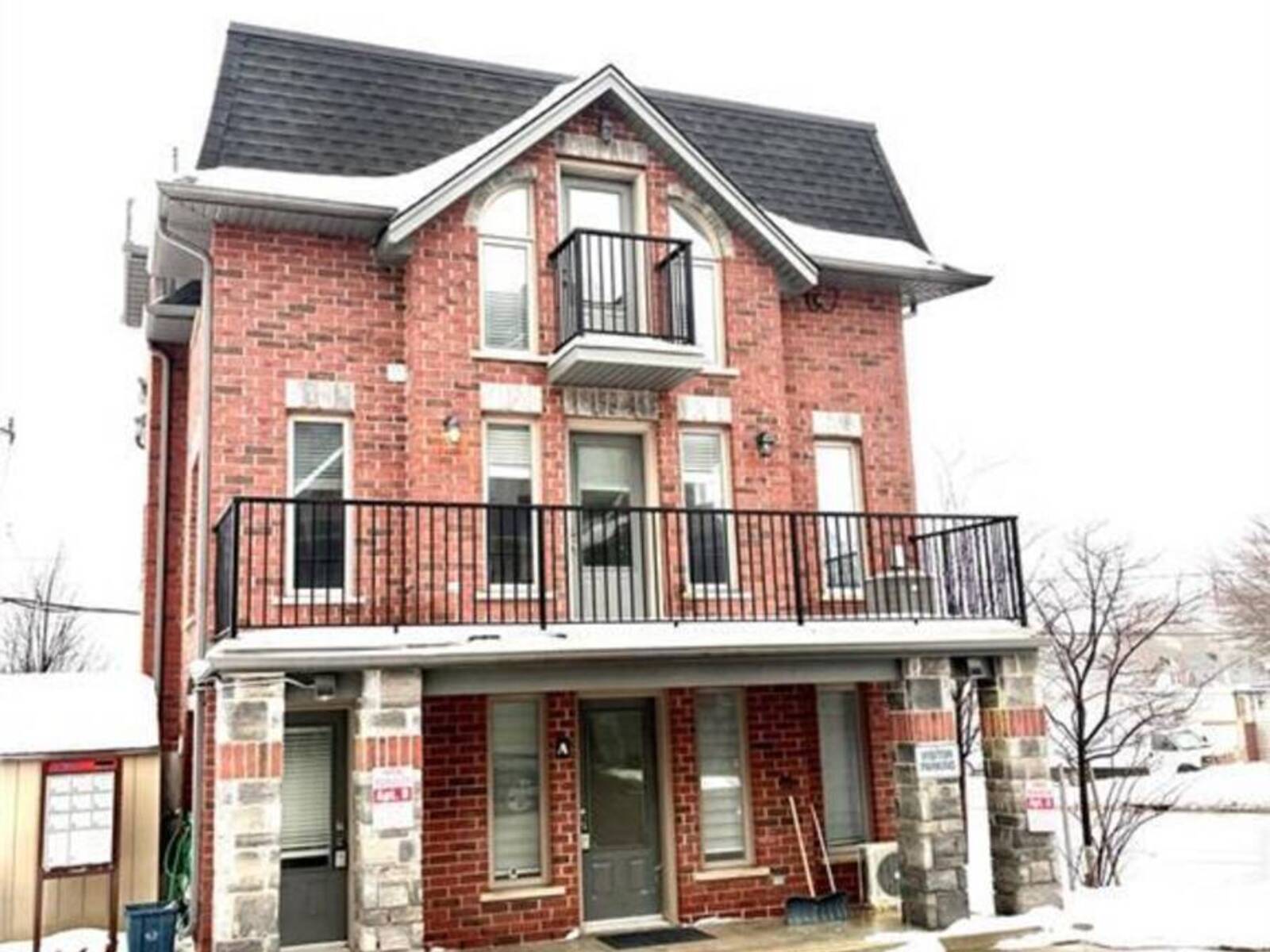 489 EAST Avenue Unit# A, Kitchener, Ontario N2H 1Z7