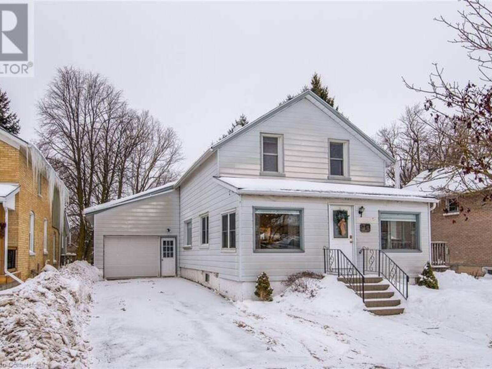 32 WOOD Street, Mapleton, Ontario N0G 1P0