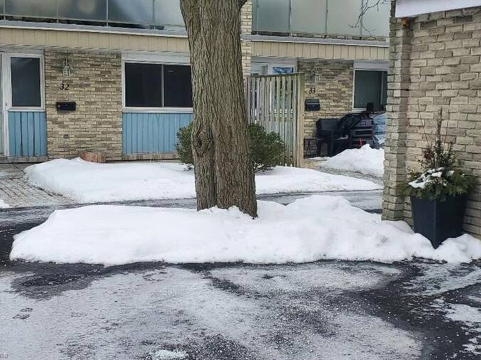 35 BRECKENRIDGE Drive Unit# 32, Kitchener, Ontario N2B 3H5