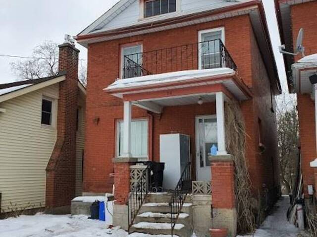 70 WELLINGTON Street Cambridge Ontario, N1R 3Y7