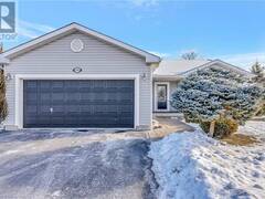 216 GLENARIFF Drive Hamilton Ontario, L8B 1A5