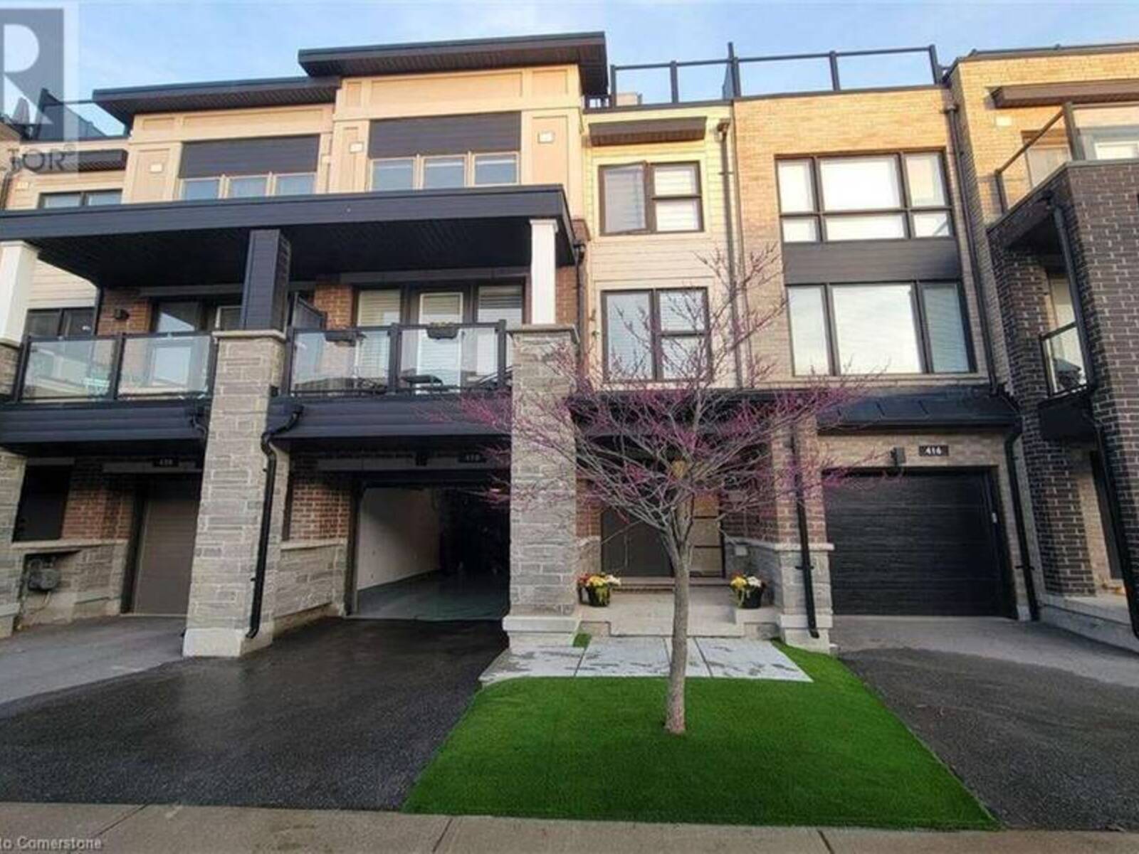 418 ATHABASCA Common, Oakville, Ontario L6H 0R6