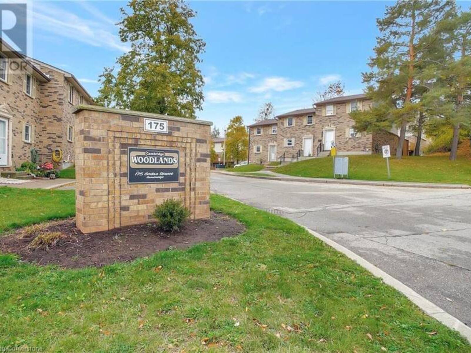 175 CEDAR Street Unit# 27, Cambridge, Ontario N1S 4X9