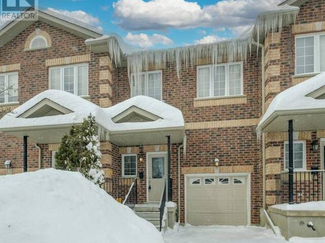 76 WOOLWICH Street Unit# 2 Kitchener Ontario, N2K 1S3 - 3 Bedrooms Condo For Sale