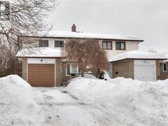 384 WESTWOOD Drive Kitchener Ontario, N2M 2L6