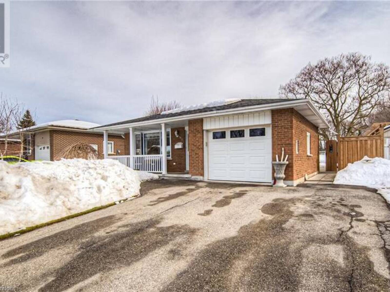 642 GLEN FORREST Boulevard, Waterloo, Ontario N2L 4K2