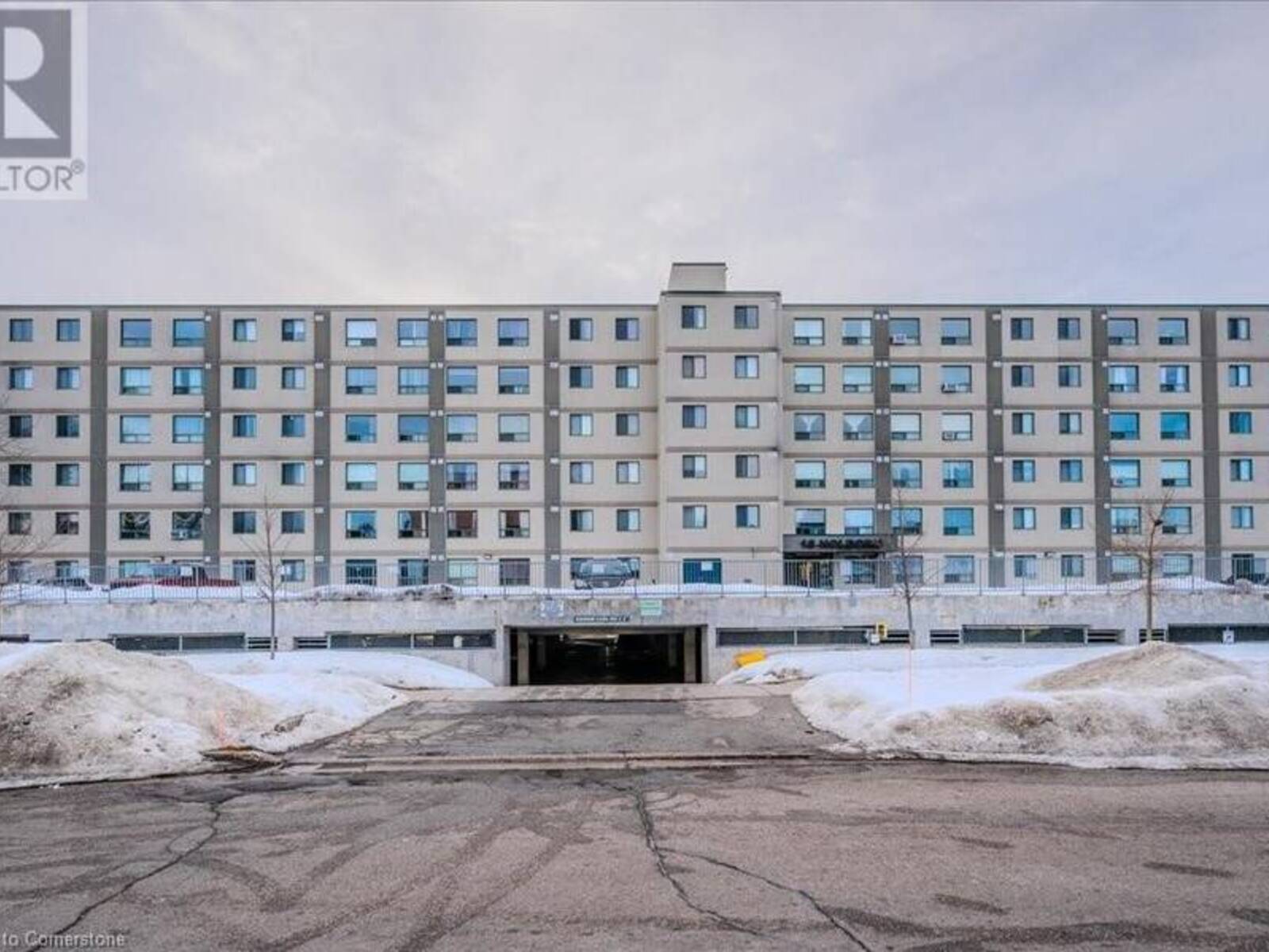 18 HOLBORN Court Unit# 102, Kitchener, Ontario N2A 4A1