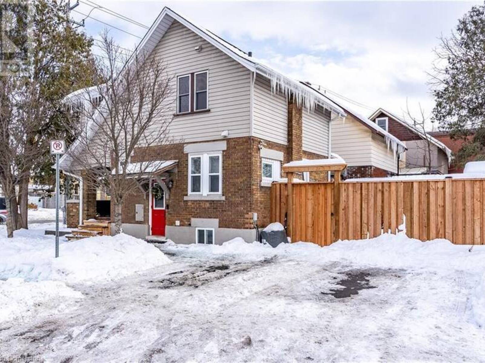 63 LANCASTER Street W, Kitchener, Ontario N2H 4T1