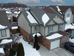 58 MAX BECKER Drive Kitchener Ontario, N2E 3V8