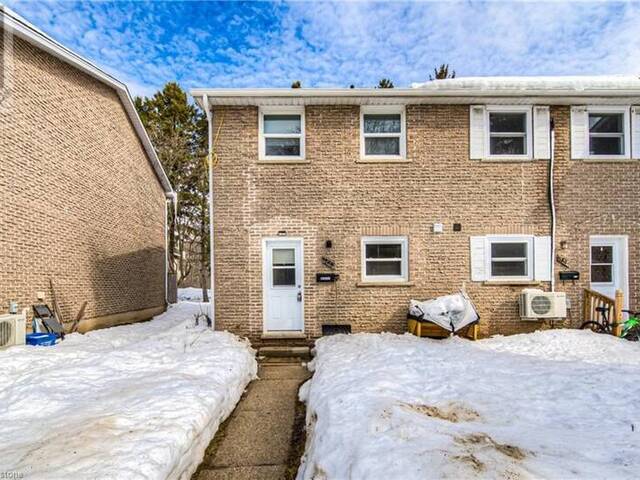 160 WESTCOURT Place Waterloo Ontario, N2L 2R7 - 3 Bedrooms Condo For Sale