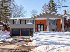 117 CANDLEWOOD Crescent Waterloo Ontario, N2L 5M7