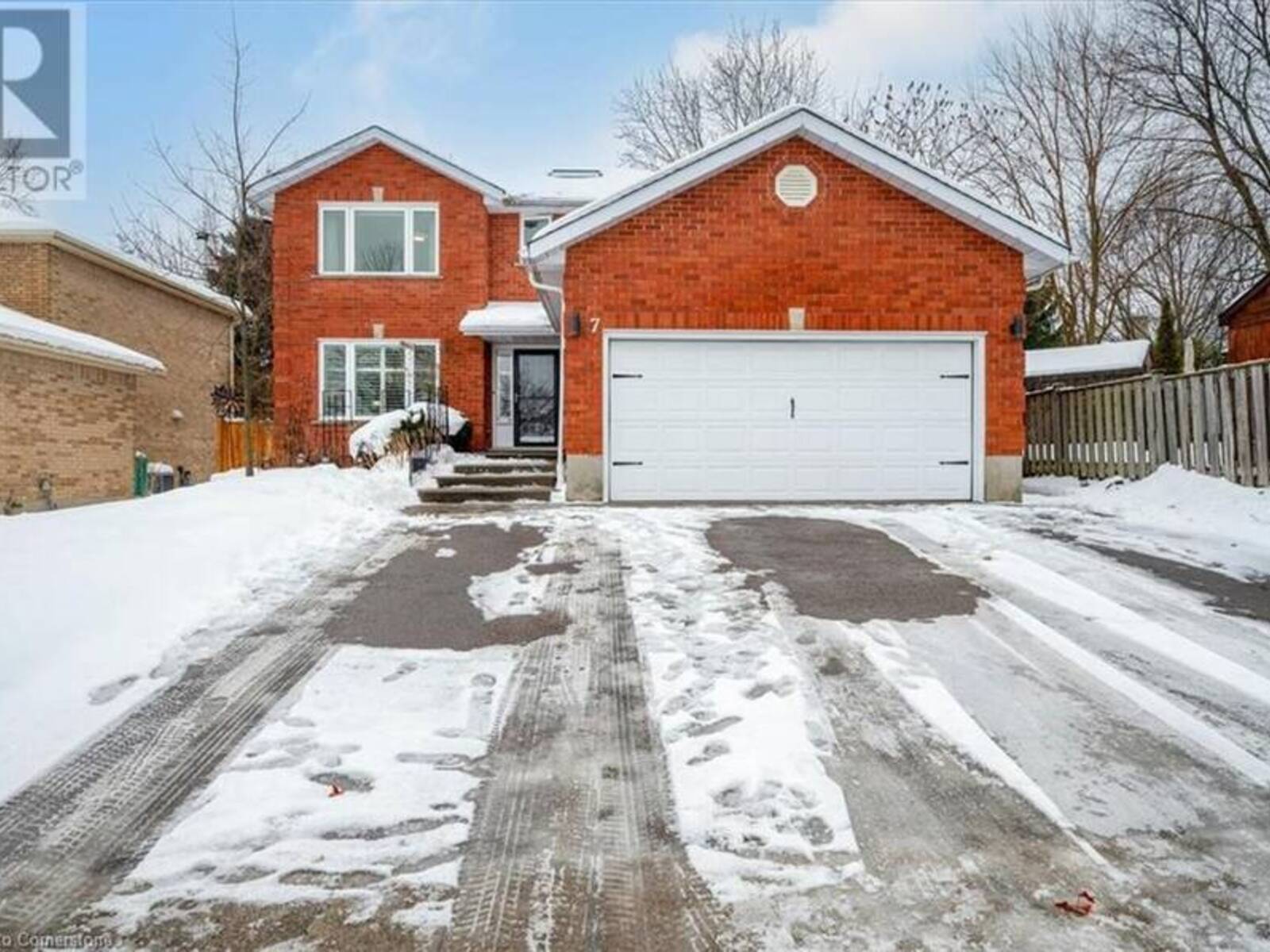 7 CHANDOS Drive, Kitchener, Ontario N2A 3C2