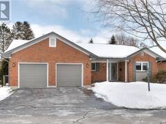 318 ROXTON Drive Waterloo Ontario, N2T 1R6