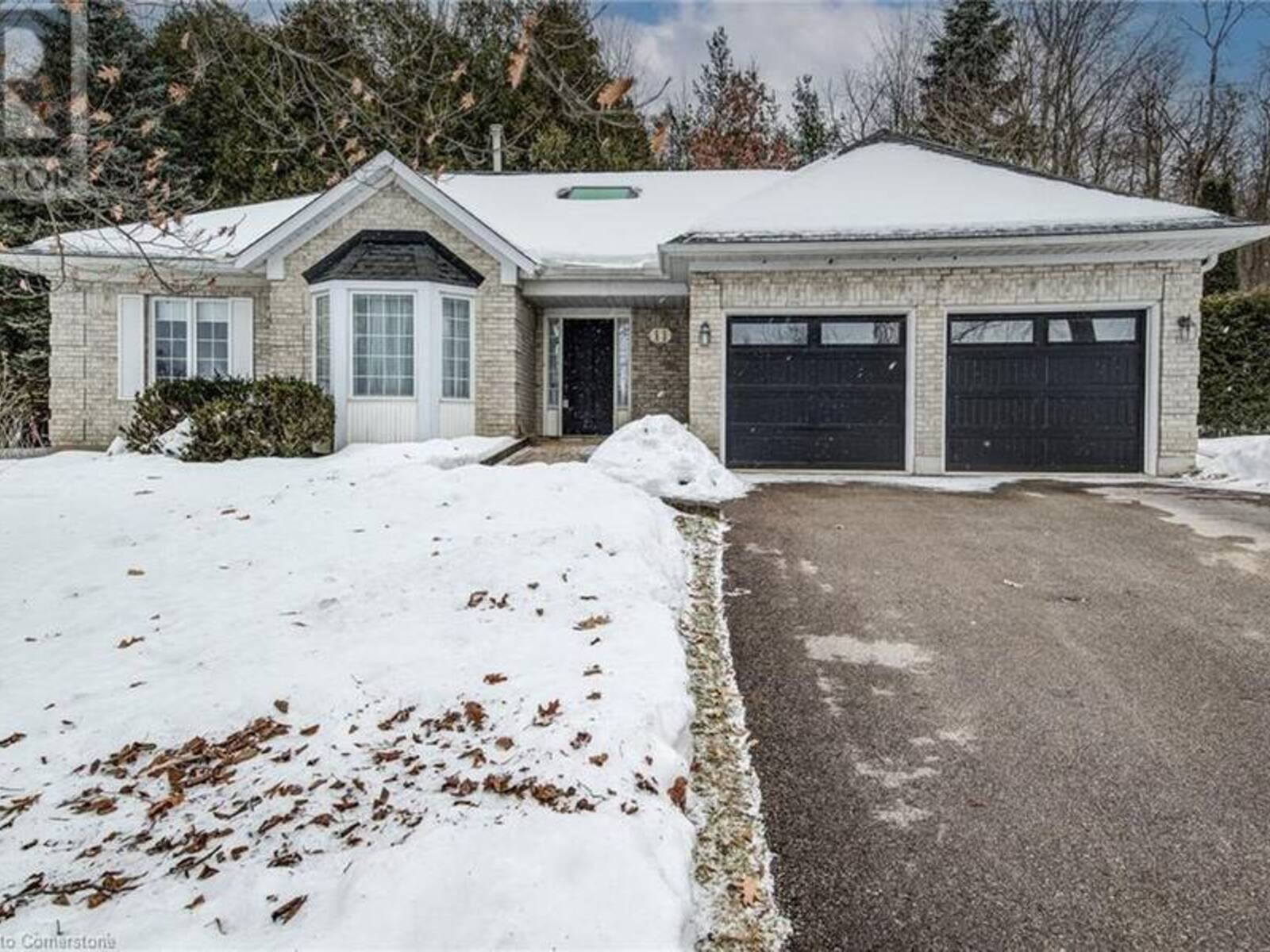 11 TREE RIDGE Court, Cambridge, Ontario N1S 4Y4