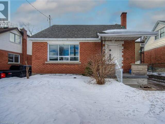 301 HIGHLAND Road E Kitchener Ontario, N2M 3W6 - 4 Bedrooms Home For Sale