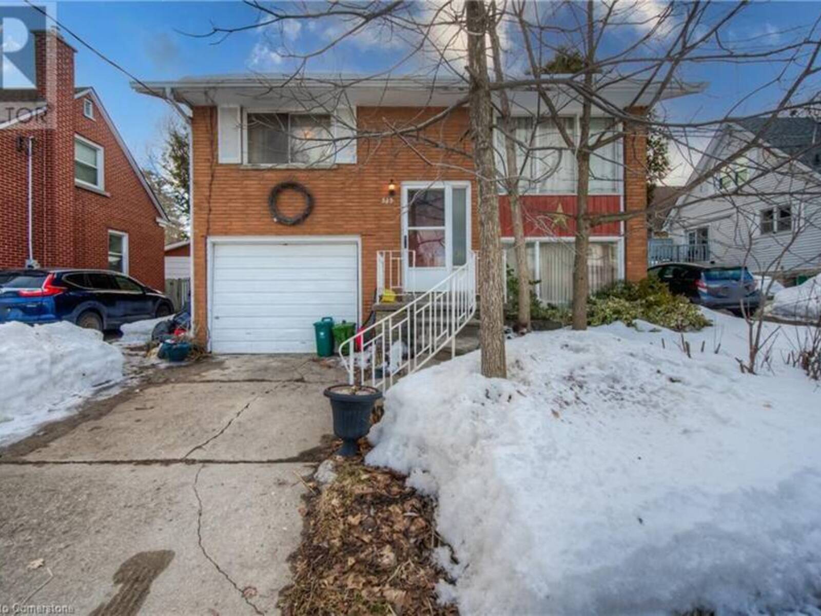 323 CLIFTON Road, Kitchener, Ontario N2H 4W1