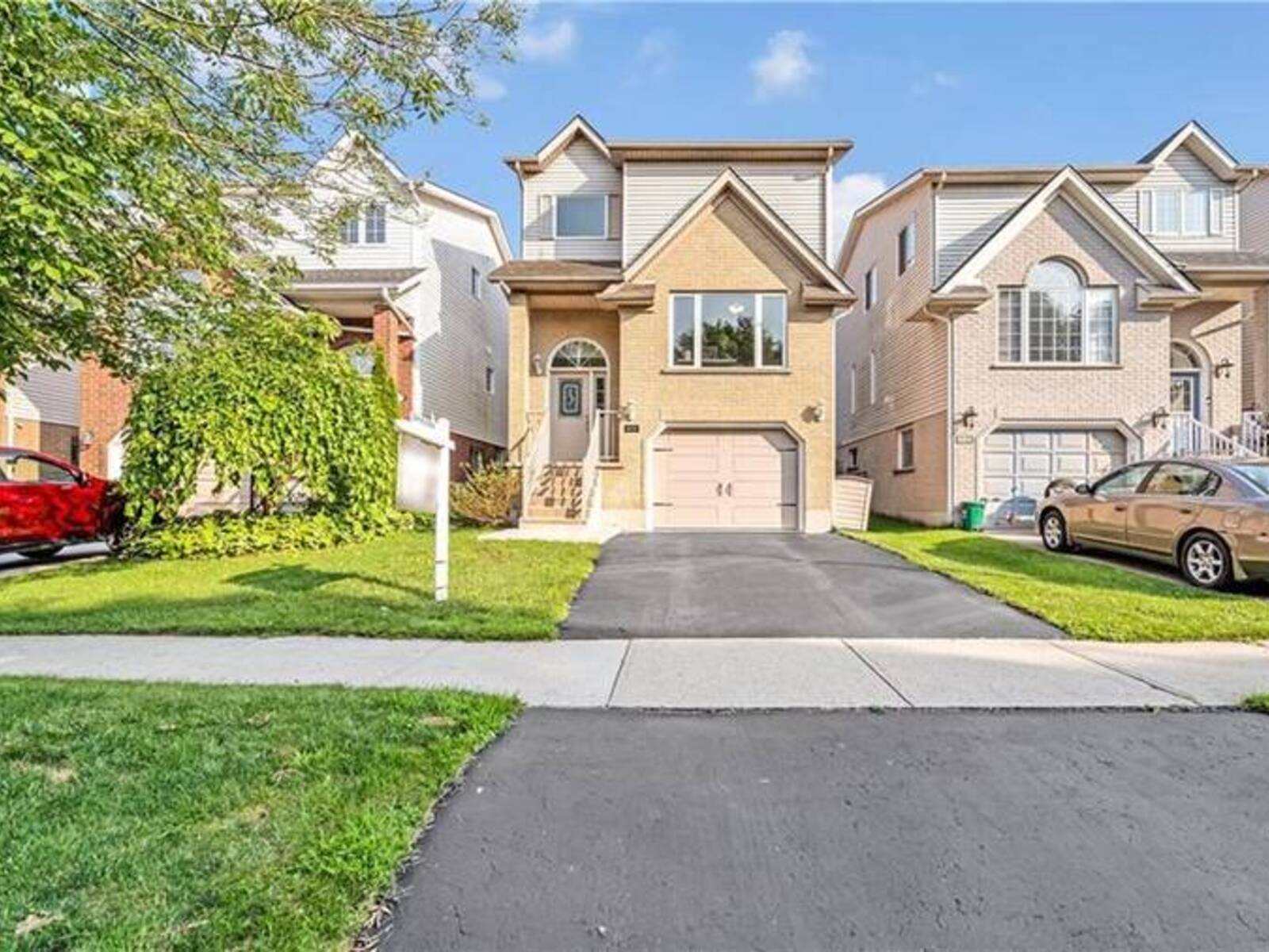 679 KEATSWOOD Crescent, Waterloo, Ontario N2T 2R7