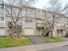 30 GREEN VALLEY Drive Unit# 12 Kitchener Ontario, N2P 1G8