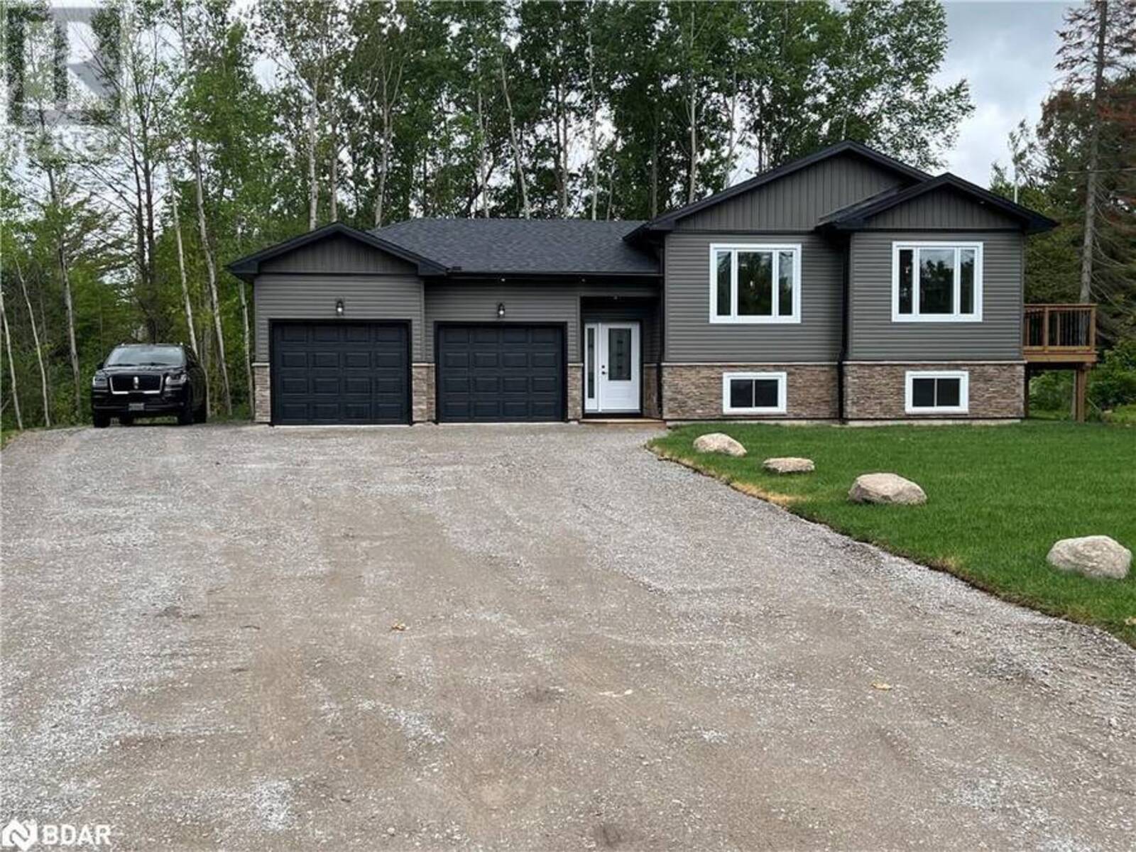 644 SKYLINE Road, Ennismore, Ontario K0L 1T0