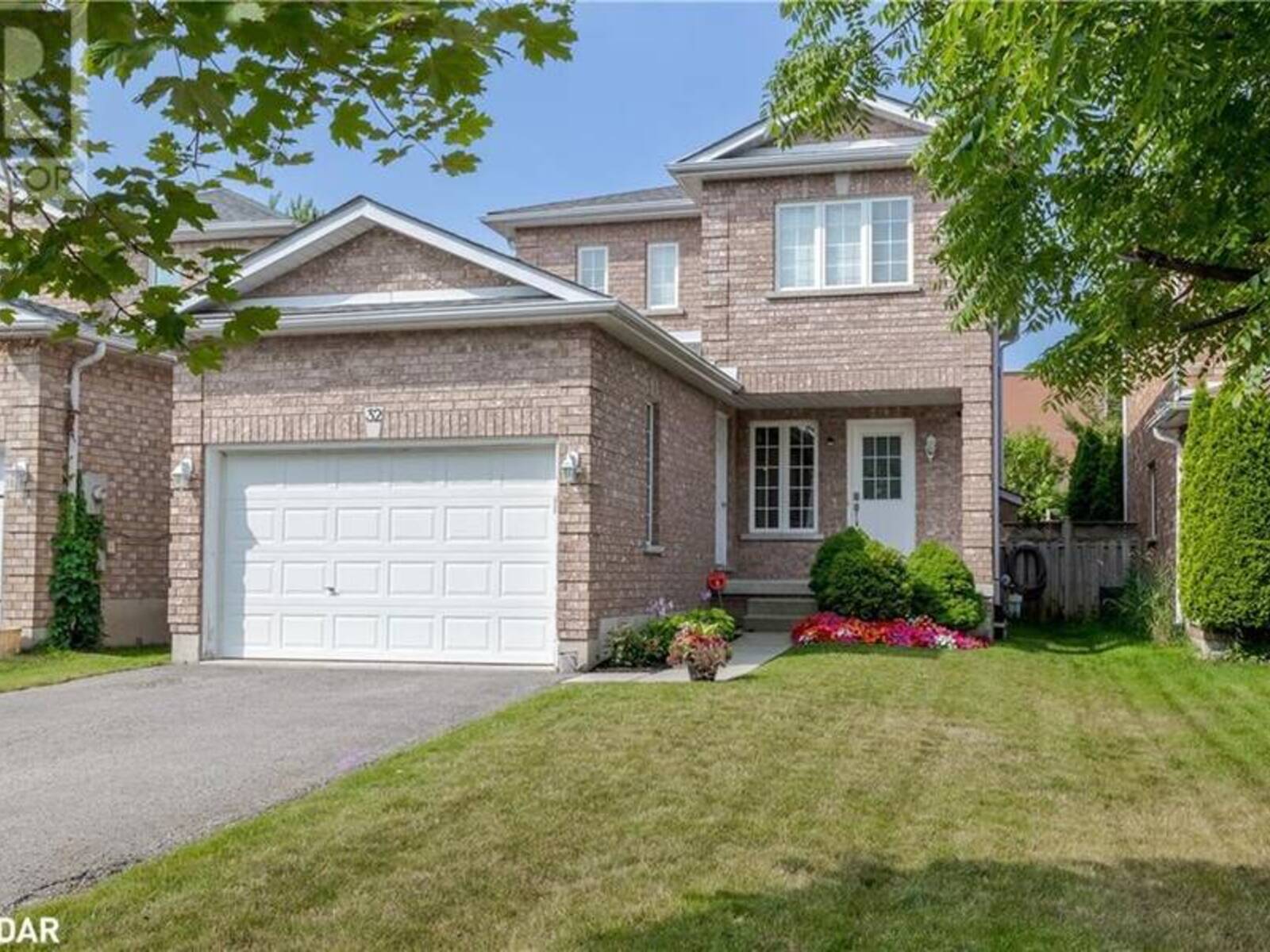 32 BROWN WOOD Drive, Barrie, Ontario L4M 6N5