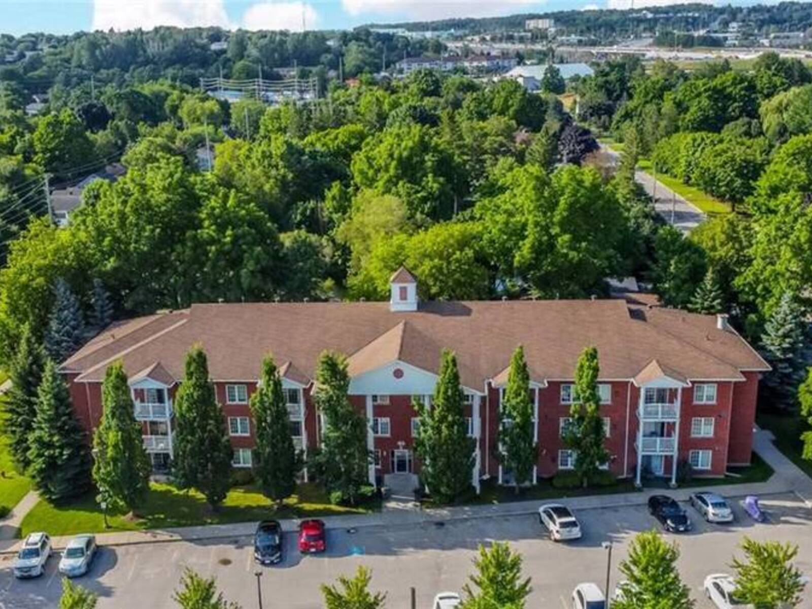 49 JACOBS Terrace Unit# 114, Barrie, Ontario L4N 0W4