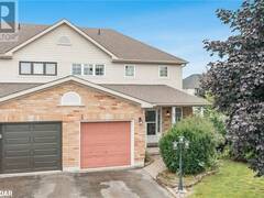 67 HERITAGE Court Barrie Ontario, L4N 0E9