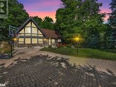 37 PINE RIDGE Trail Oro-Medonte Ontario, L4M 4Y8