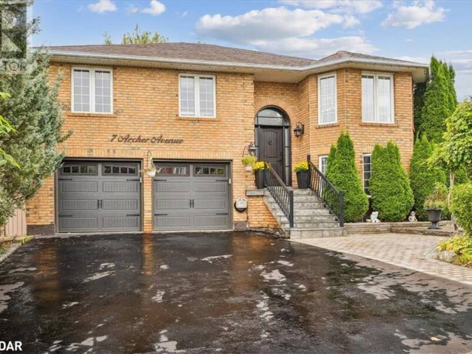 7 ARCHER Avenue, Bradford, Ontario L3Z 2Y4