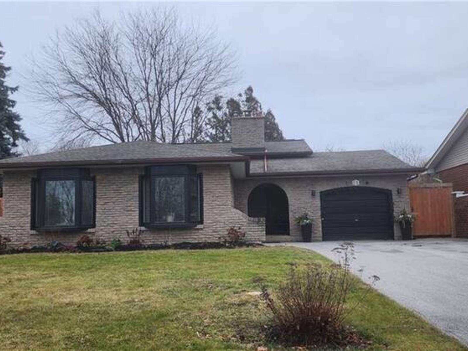 15 BAYSHORE Crescent, St. Catharines, Ontario L2N 5Y3