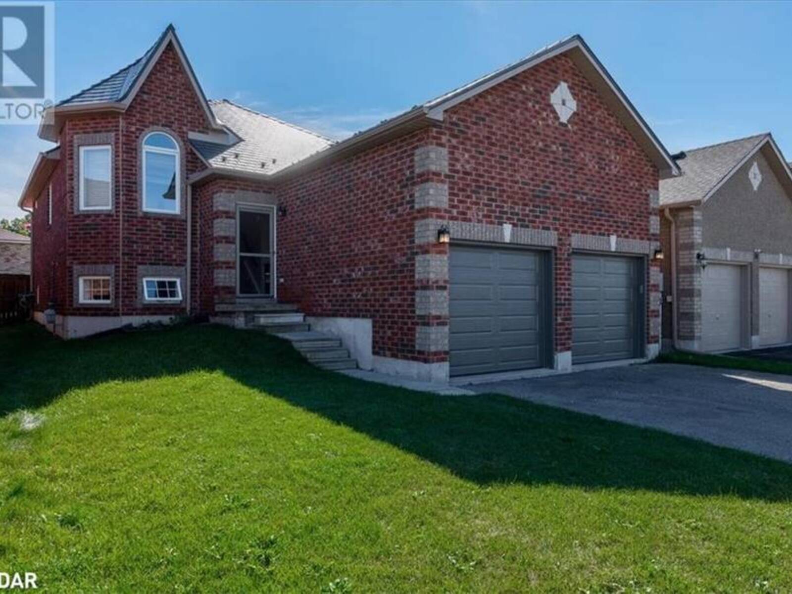 32 MAJESTY Boulevard, Barrie, Ontario L4M 7K3